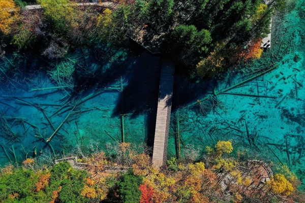 Five Flower Lake in autumn colors
