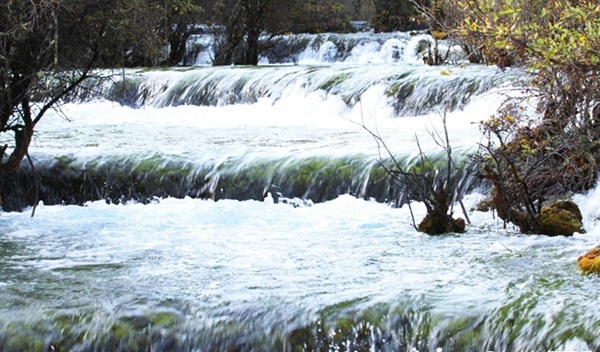 Formation of Nuorilang Waterfall