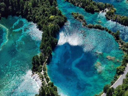 Sparkling Lake in Shuzheng Valley